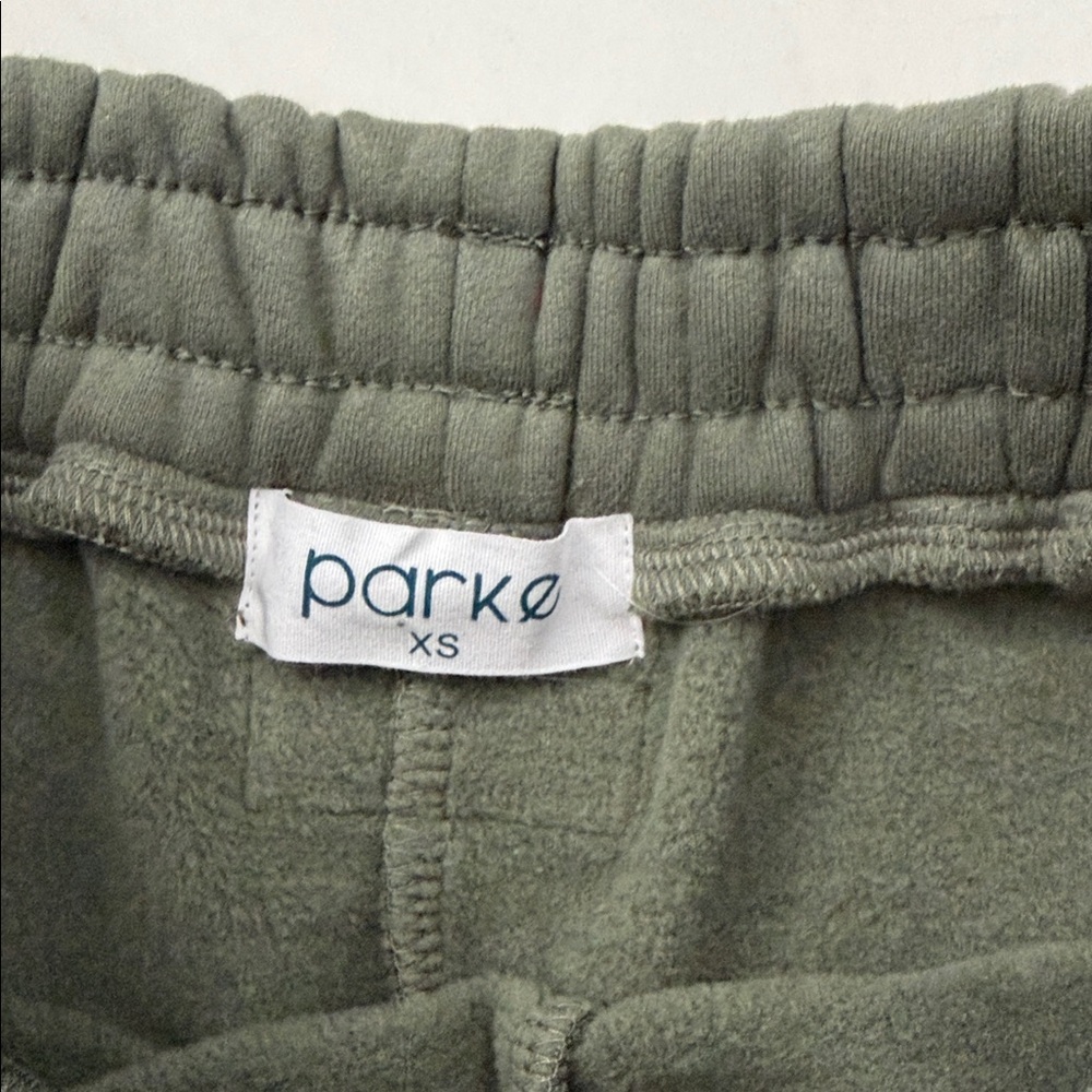 NEW Women’s PARKE 
Fleece Sweatshorts in Hunter Green 
Size XS - Picture 5 of 8